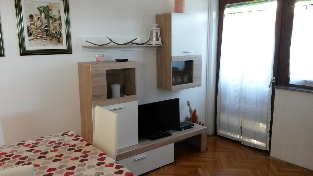 Apt Mirella Apartment Rovinj Oda fotoğraf
